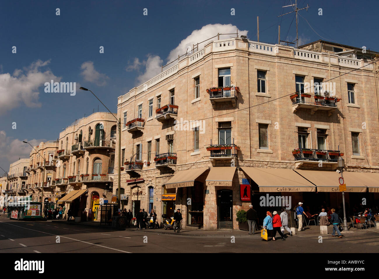 Israele Gerusalemme edifici rinnovati su Yafo street Foto Stock