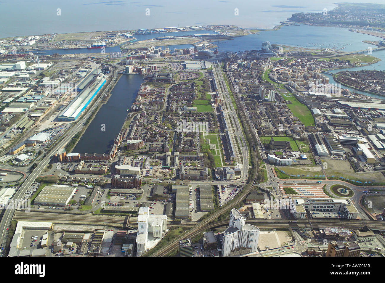 Vista aerea della Atlantic Wharf area della Baia di Cardiff in Galles Foto Stock