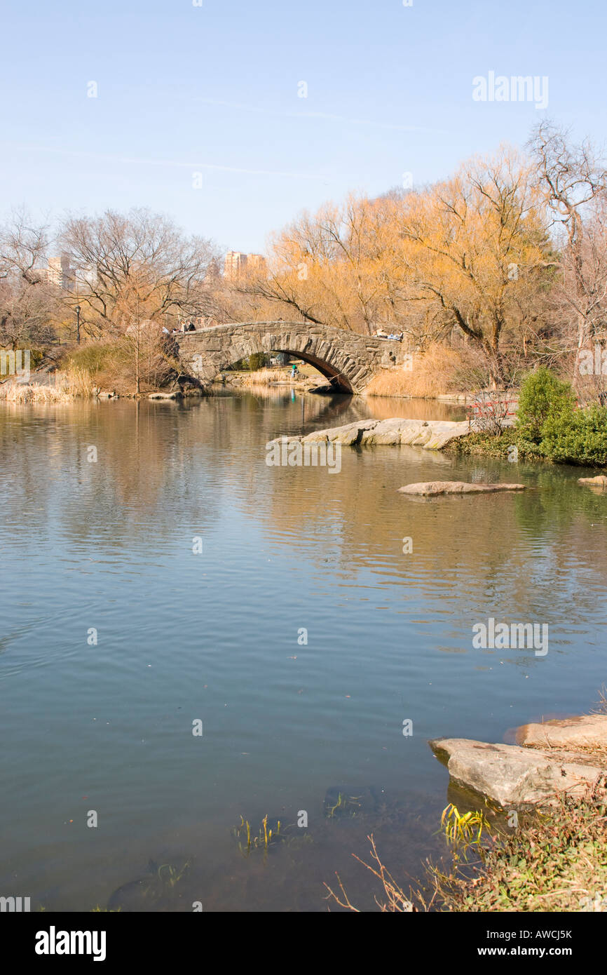 Gapstow Bridge e sul laghetto di Central Park di New York Foto Stock