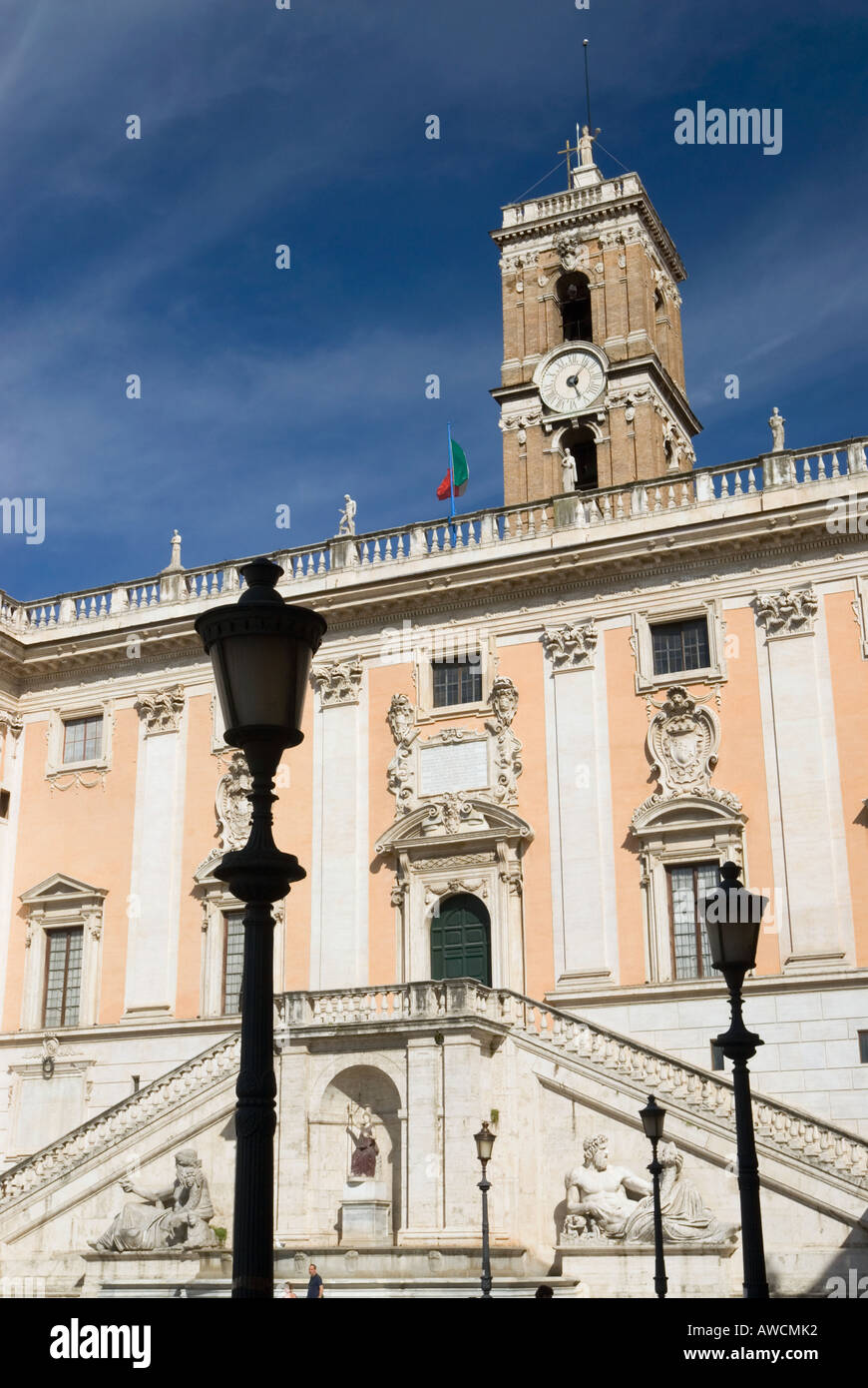 Roma, Italia. Il Palazzo Senatorio, il senato, sede del Comune di Roma in  Piazza del Campidoglio di Michelangelo Foto stock - Alamy