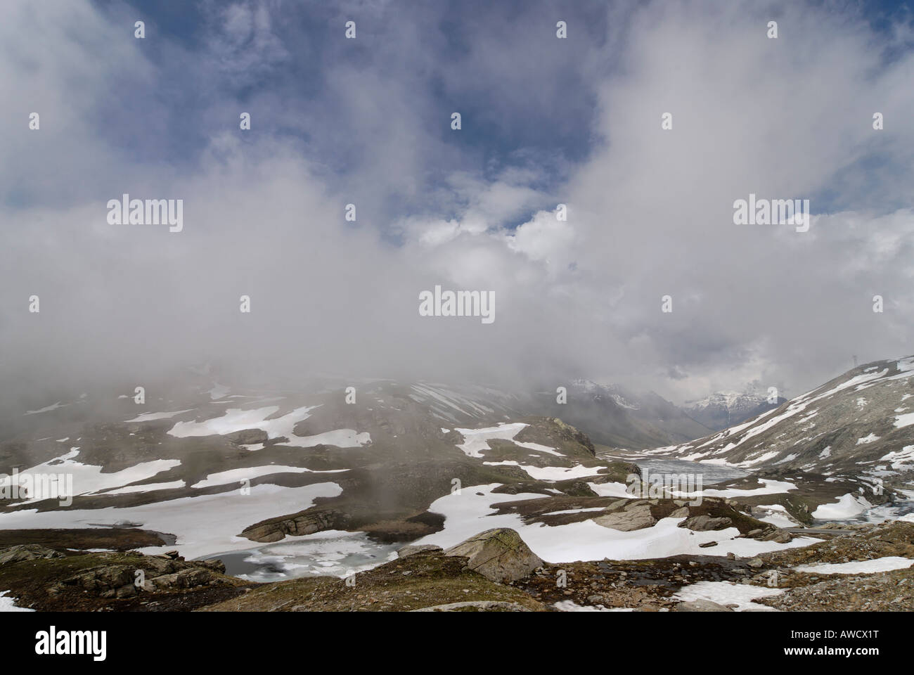 Il Parco Nazionale del Gran Paradiso tra Piemonte Piemonte e Valle d'Aosta Italia Garian Alpi presso il vecchio sentiero per la Val Salvarenche Foto Stock