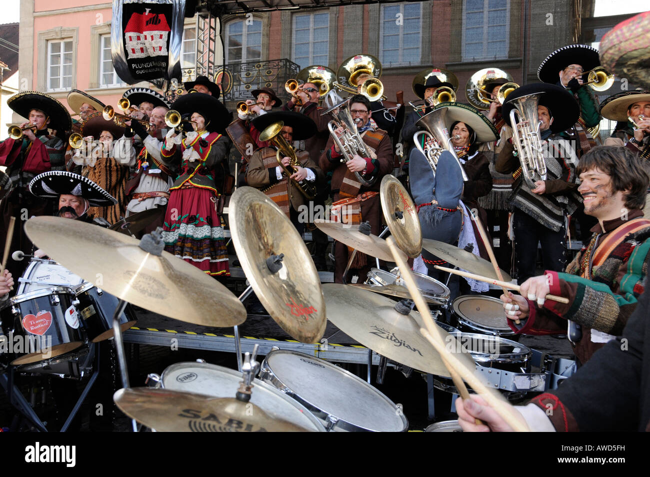 Plunderhueuesler Schaan Band, processione di Gugge musicisti, XXV annuale convegno internazionale per musica Gugge in Schwaebisch G Foto Stock