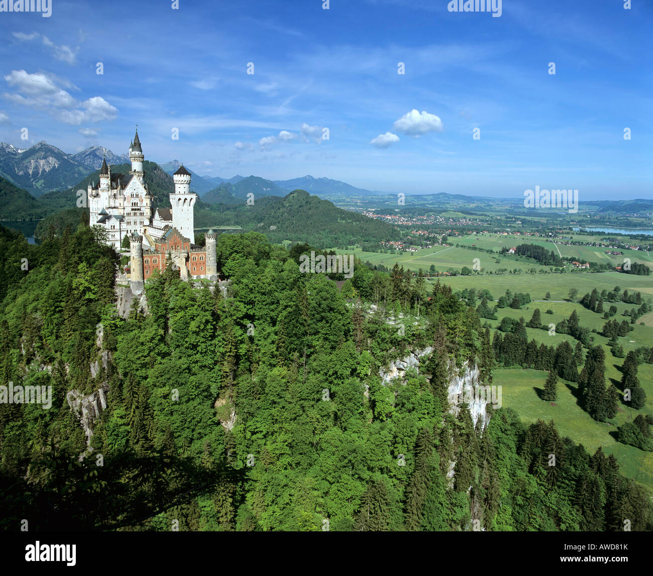 Il Castello di Neuschwanstein, Panorama, Alp lago, Fuessen, Thannheimer montagne, Allgaeu, Baviera, Germania Foto Stock