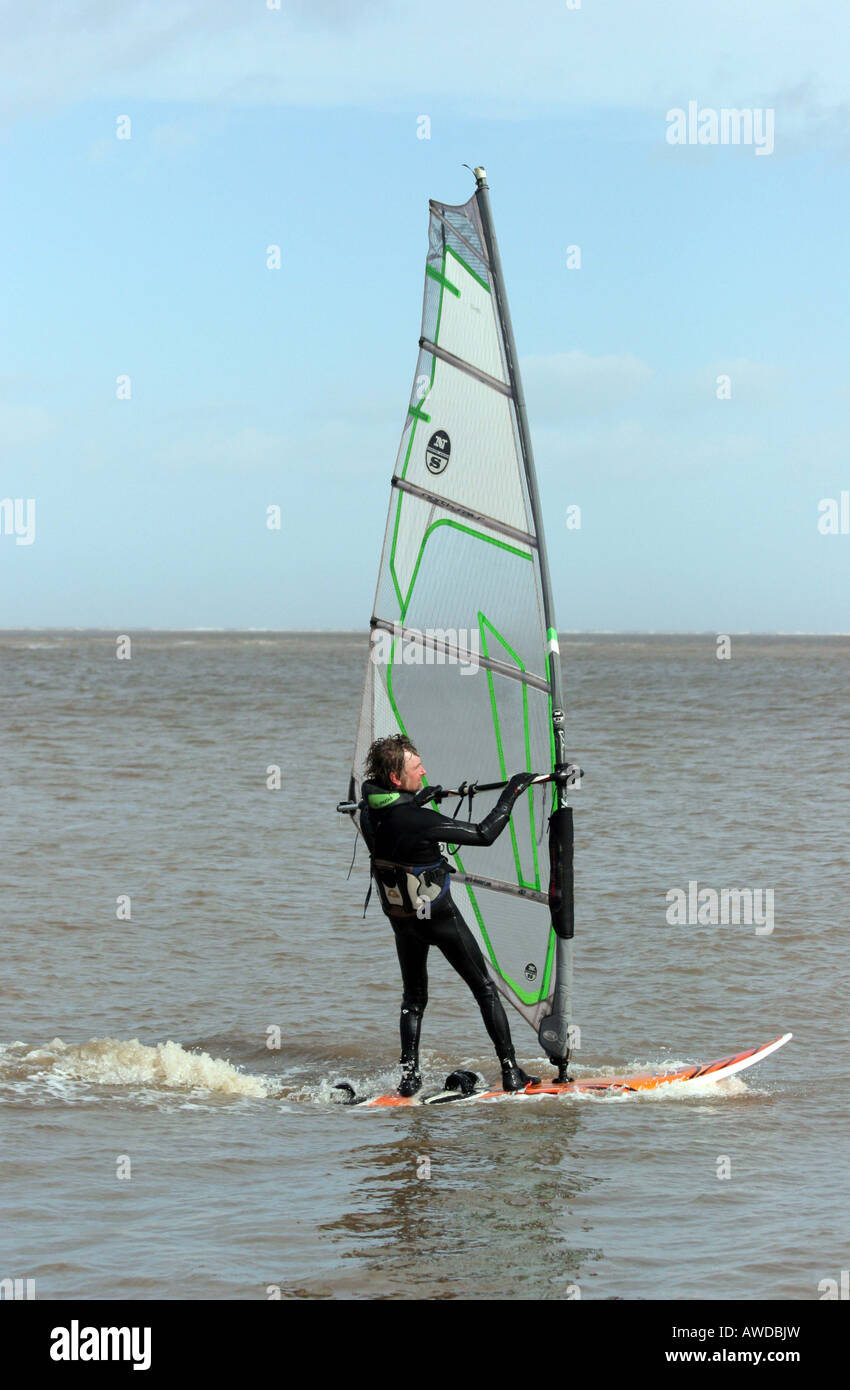 Windsurf sulla tavola a vela Foto Stock