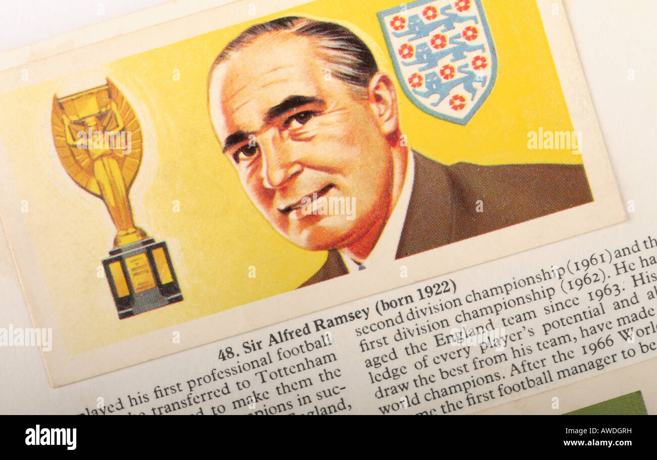 Sir Alf Ramsey calciatore professionista e manager della Coppa del Mondo di calcio Inghilterra vincente squadra 1966 raccoglitori carta di tè Persone famose Foto Stock