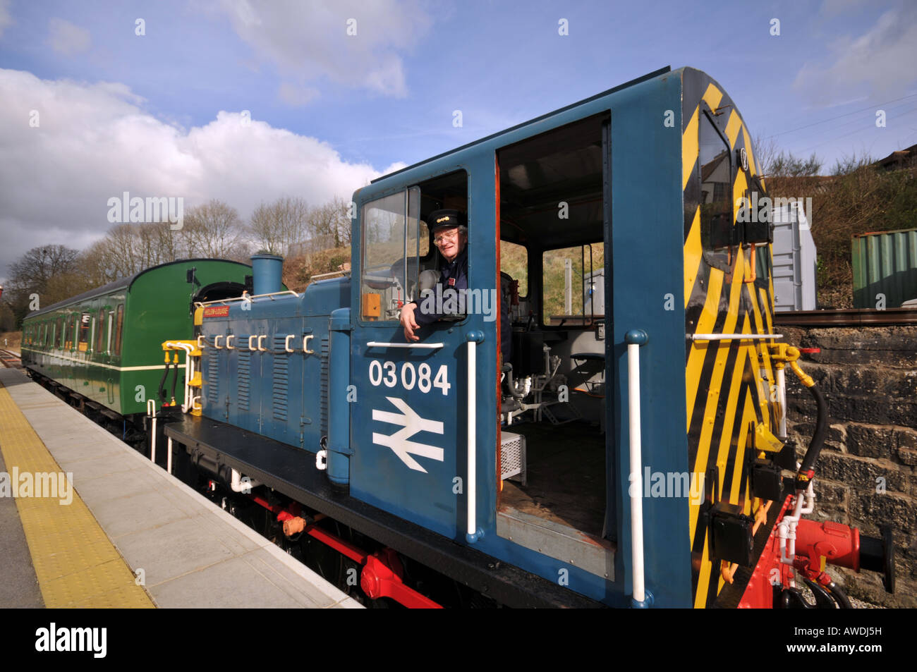 Treno diesel a Ecclesbourne Valley Railway in Wirksworth Peak District Derbyshire Foto Stock