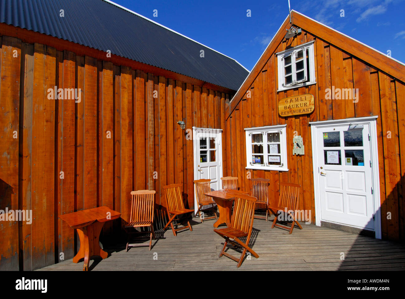 Gamli baukur ristorante nel porto di Husavik Nord Islanda Foto Stock