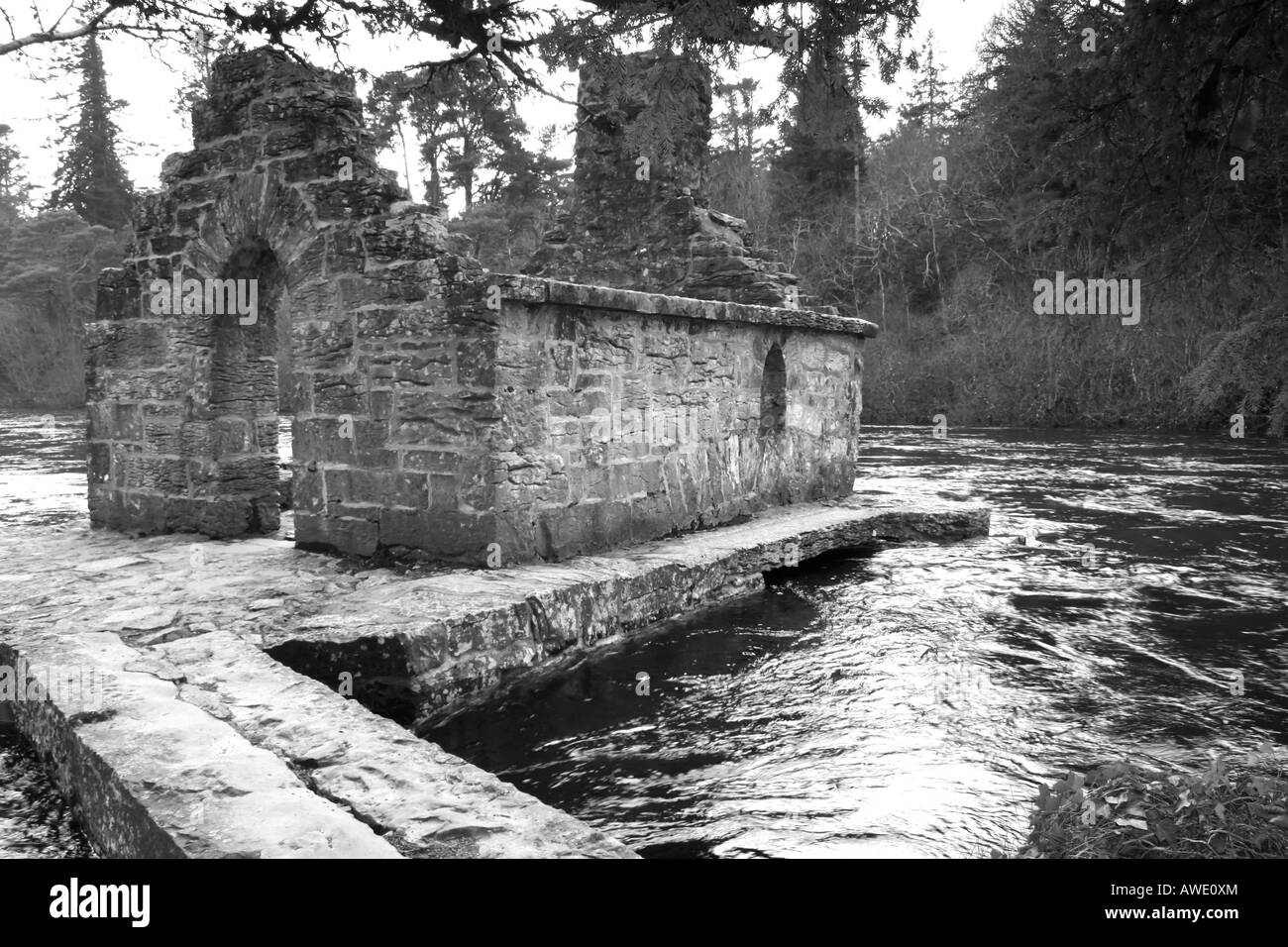 Il monaco della casa di pesca sul fiume Cong, Cong, County Mayo, Repubblica di Irlanda Foto Stock