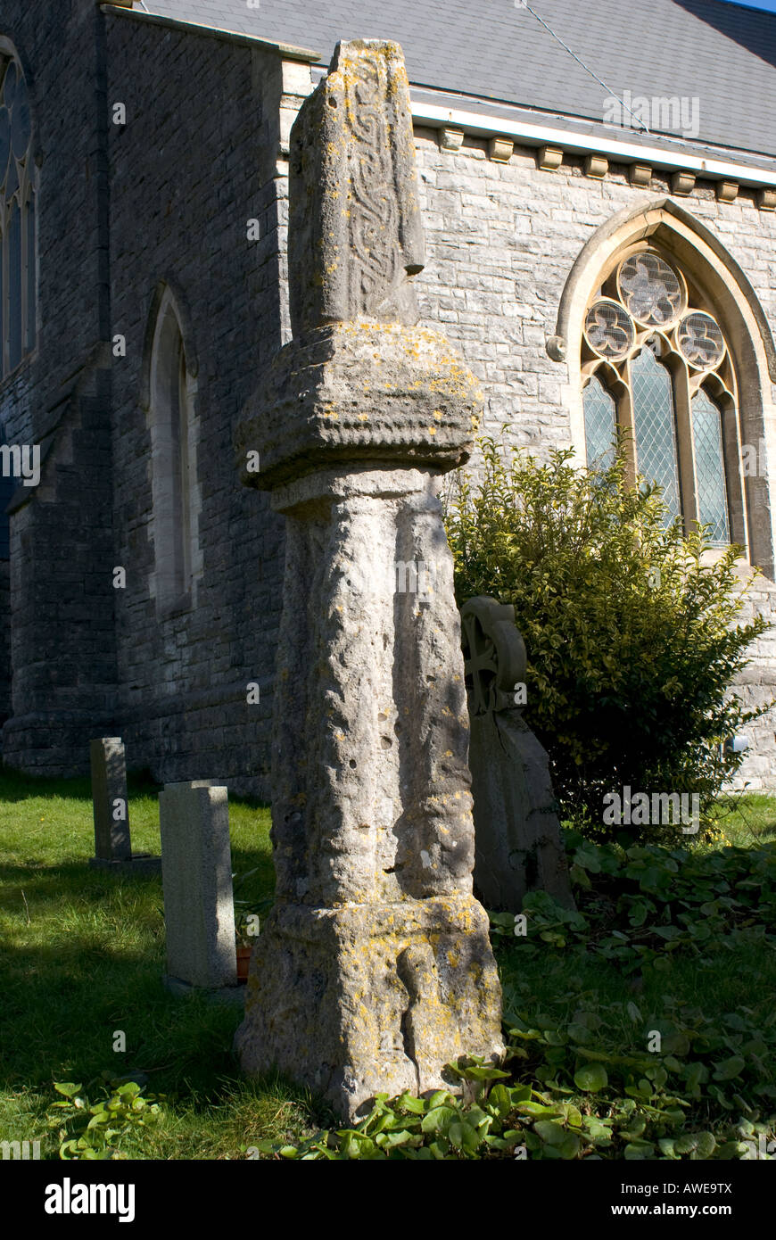 Fine secolo xi celtic cross st Dochdwys chiesa llandough Vale of Glamorgan Galles del Sud Foto Stock