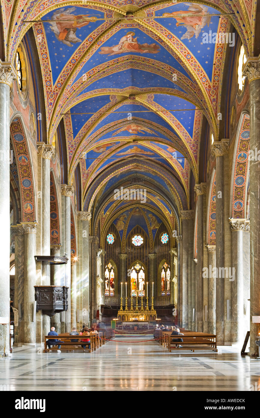 Vista interna di Santa Maria sopra Minerva Church (Chiesa Gotica), Roma, Italia, Europa Foto Stock