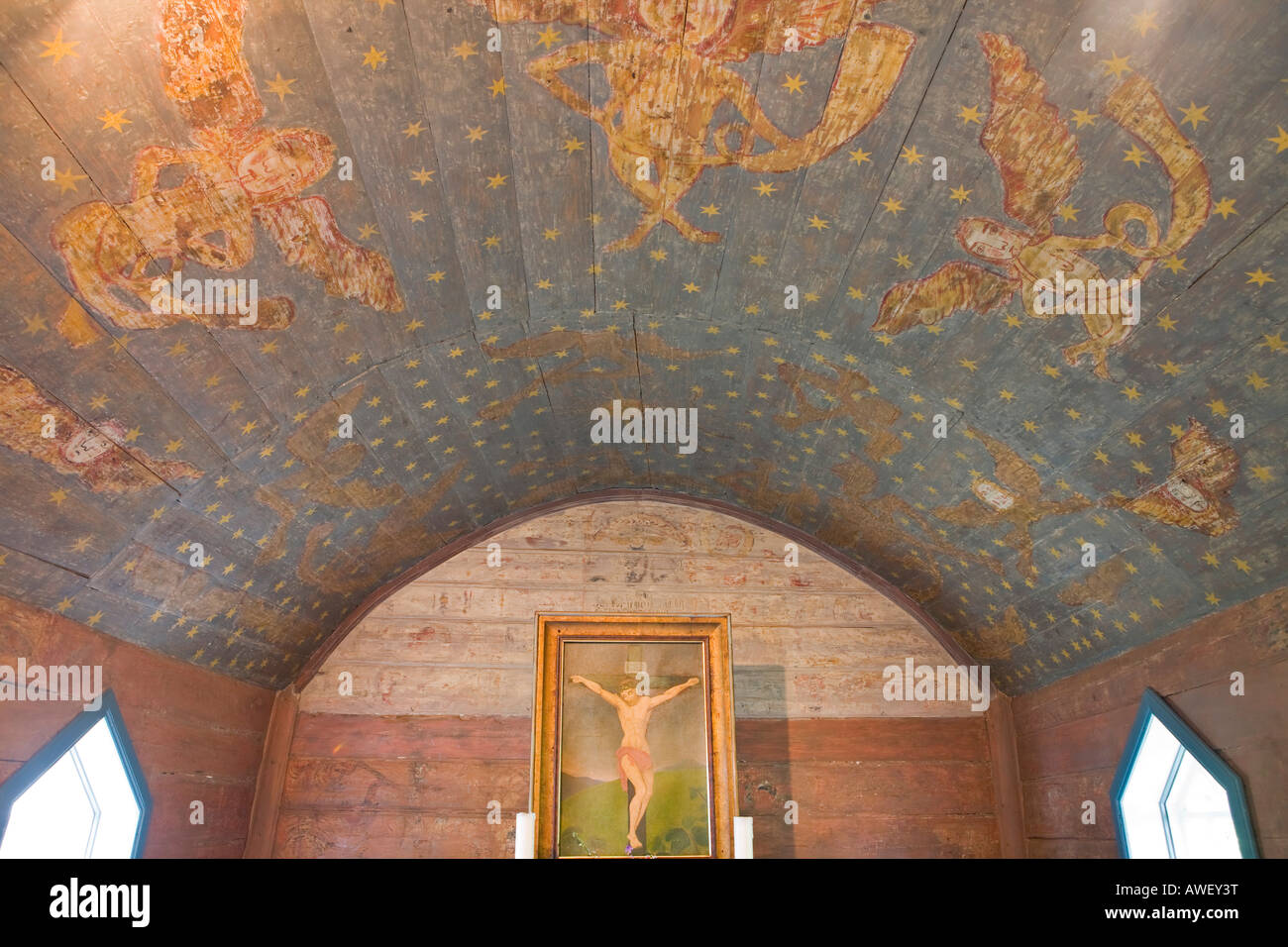 Dipinti figurale all'interno della doga chiesa (XII secolo) in Undredal al Aurlandsfjord, Norvegia, in Scandinavia, in EUR Foto Stock