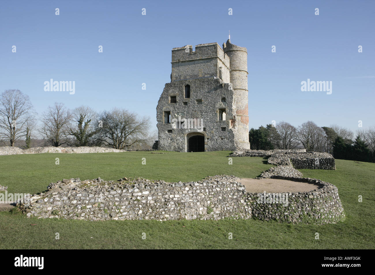 Il Rivellino del XIV secolo il Castello di Donnington con le associazioni per la guerra civile con una battaglia e assedio Foto Stock