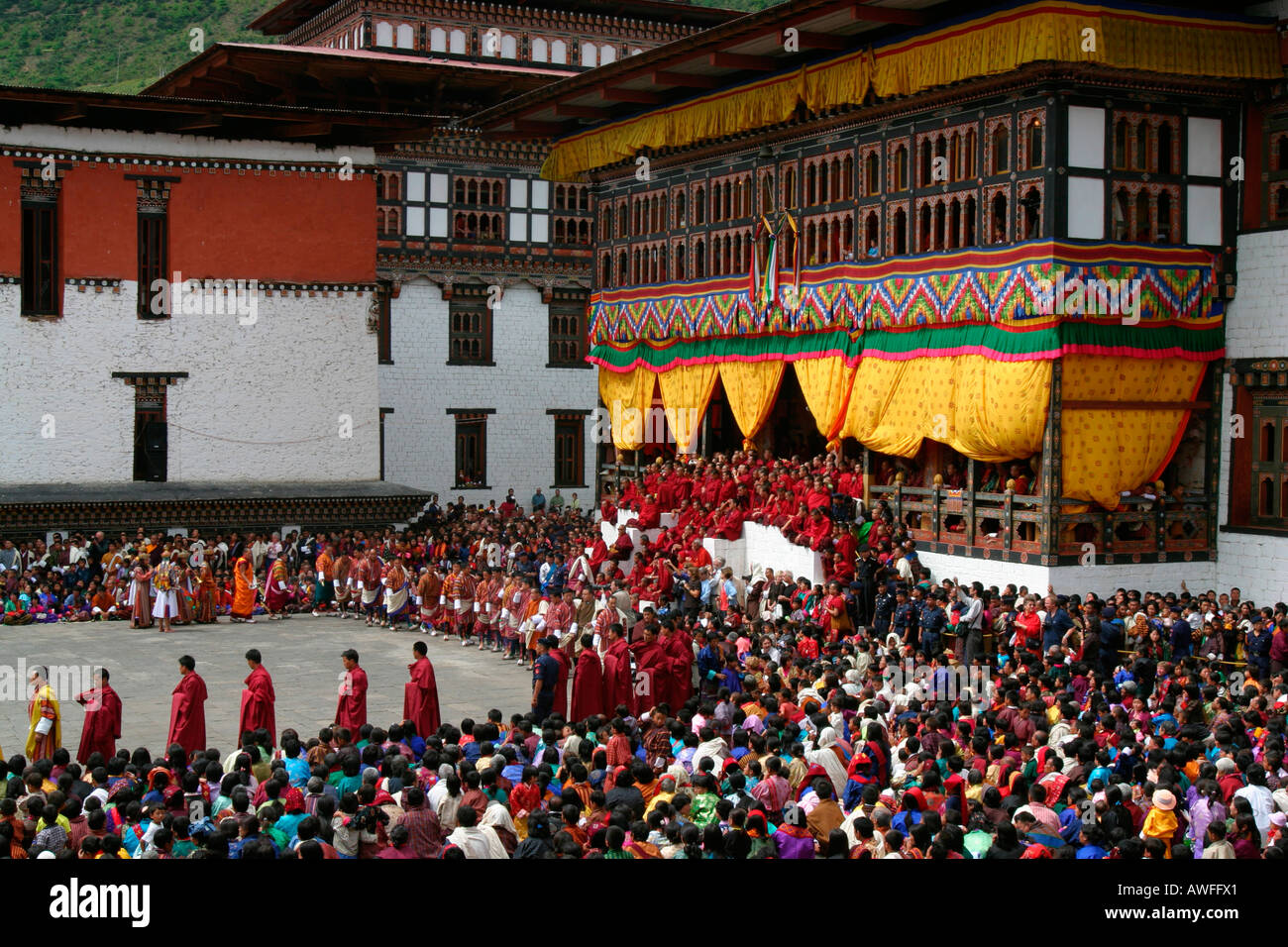 Vista aerea della folla a Thimphu Tsechu (festival), Bhutan Foto Stock