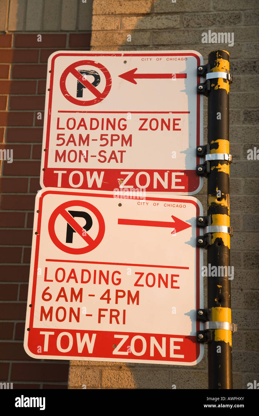 ILLINOIS Chicago nessun parcheggio zona di carico zona di traino cartelli di avviso pubblicato sul post Foto Stock