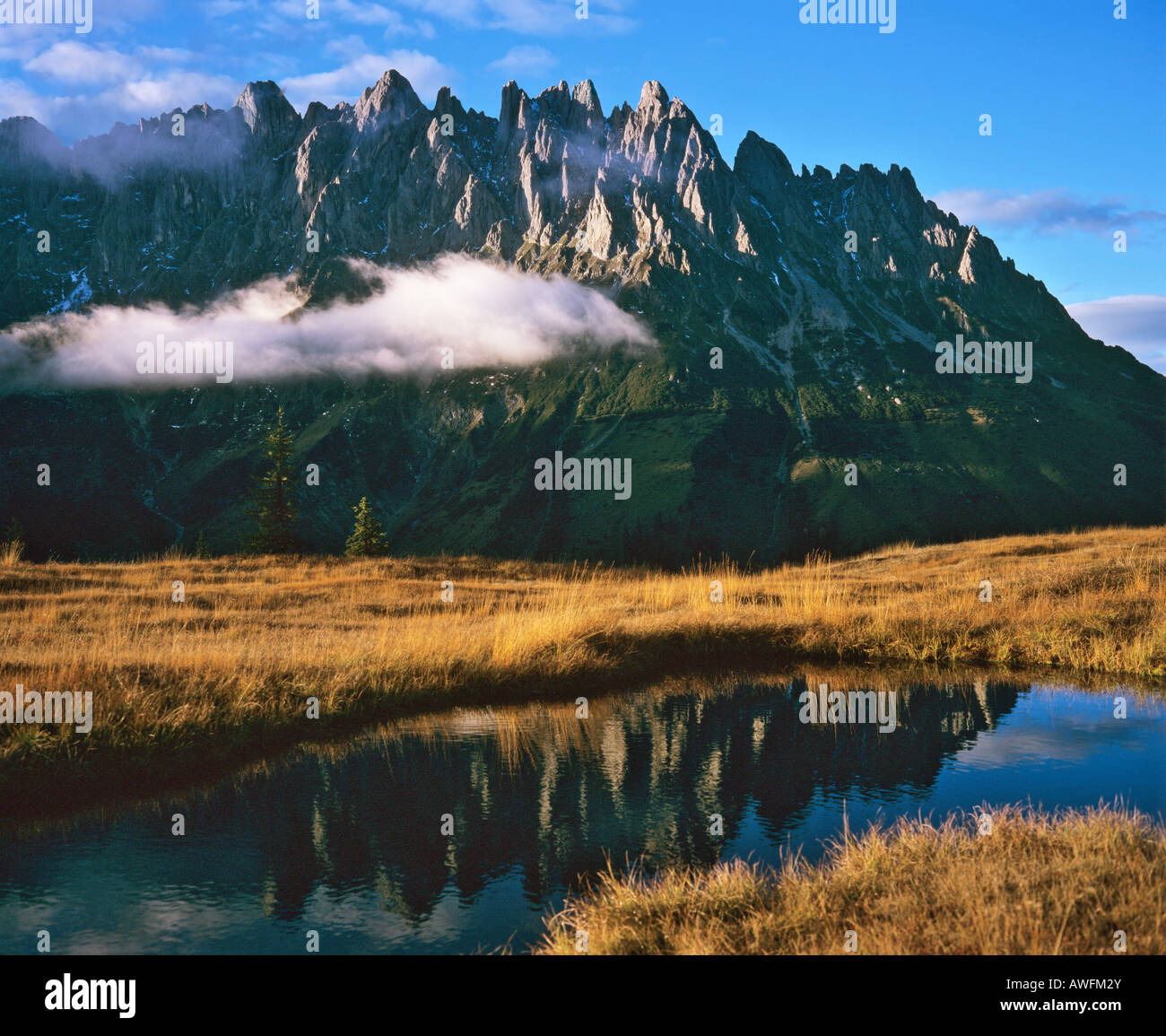 Lago di montagna, massiccio Hochkoenig, Berchtesgadener Alpi, Salzburger Land Austria, Europa Foto Stock