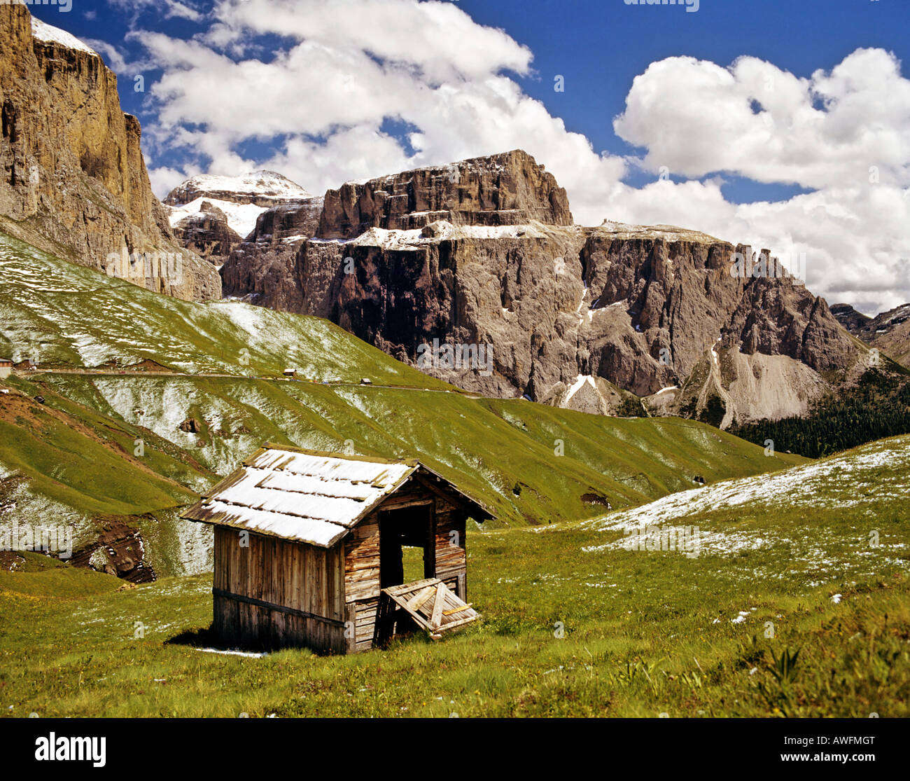 Sella cabina in corrispondenza Pordoijoch, visto dal Sellajoch, gamma Sellagruppe, Dolomiti, Alto Adige, Italia, Europa Foto Stock