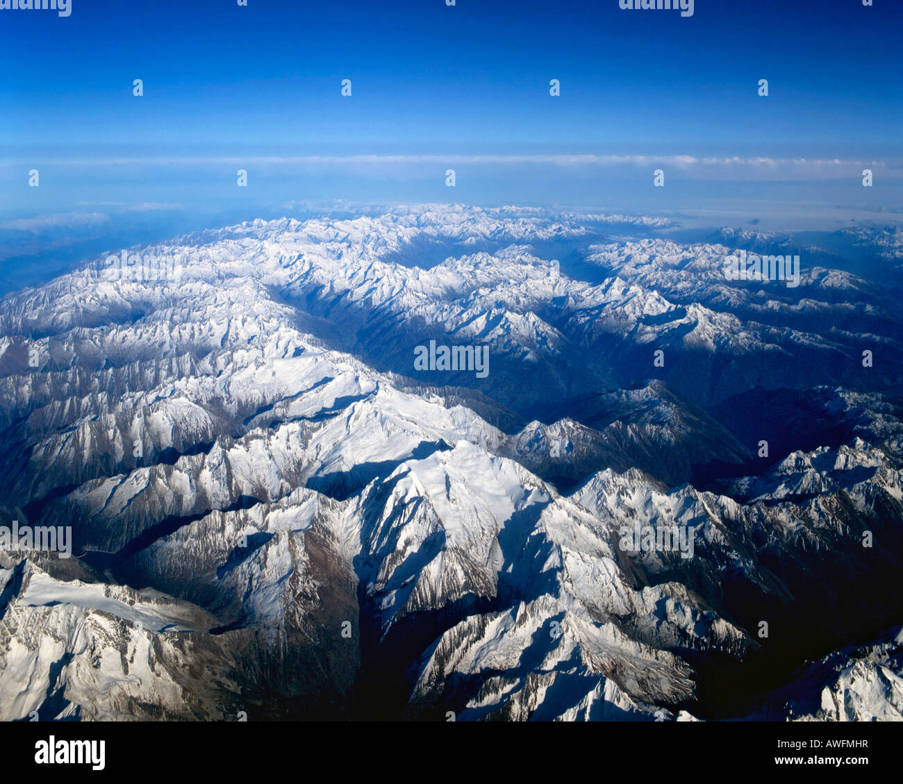 Alpi Aurine, vista da ovest da una elevazione di 10000 m, Alto Adige, Italia, Europa Foto Stock