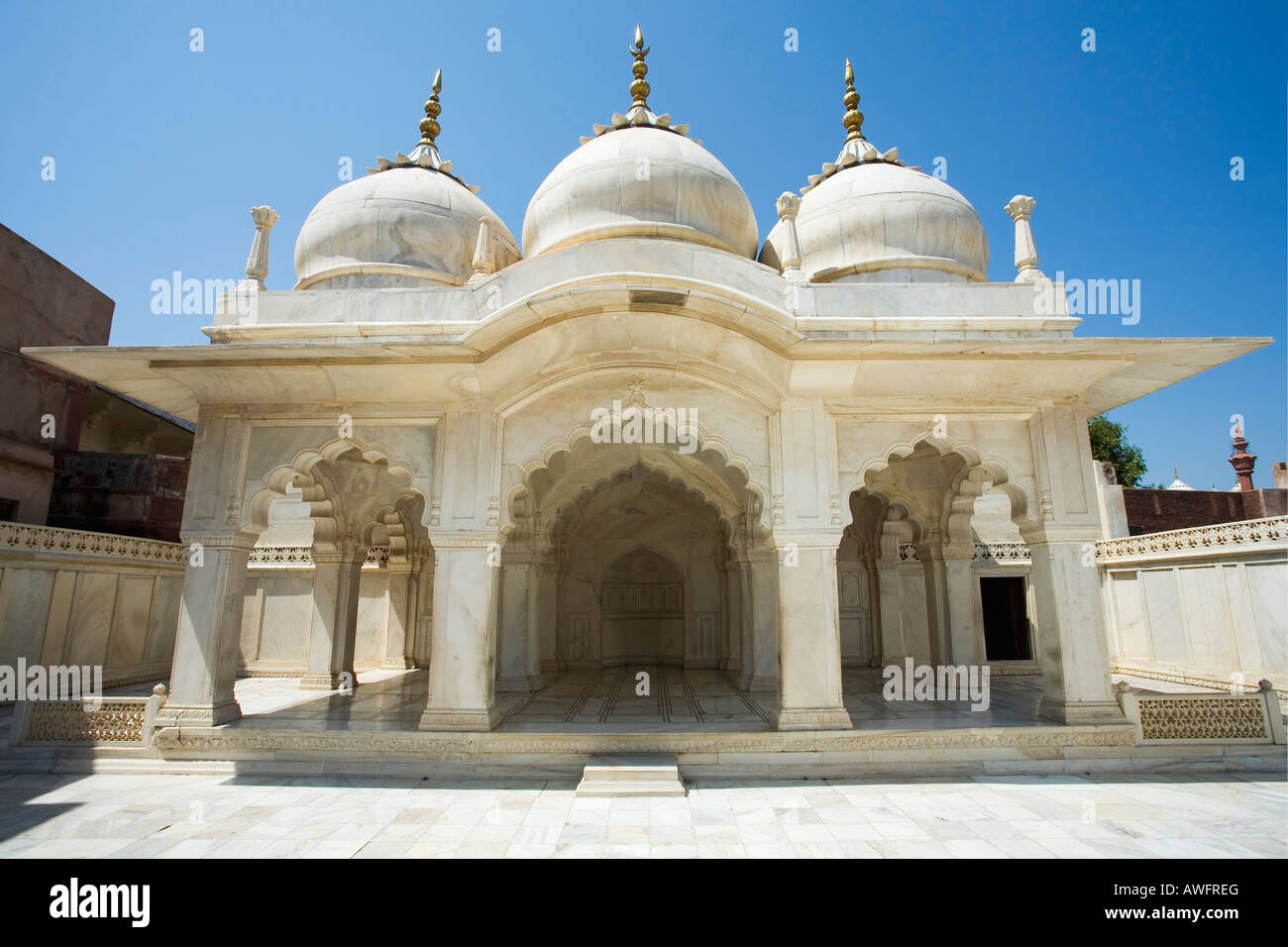 Moti Masjid o perla moschea la moschea privato di Shah Jahan complesso del Forte Rosso Agra Uttar Pradesh India Asia Foto Stock