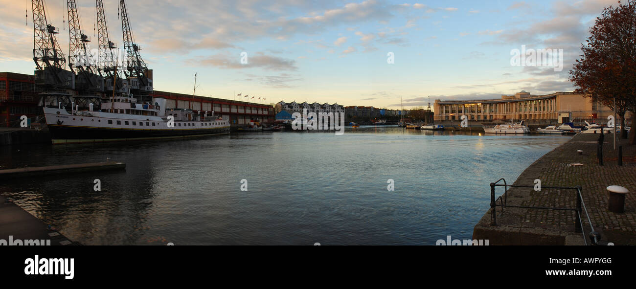 Bristol panorama dock all'alba Foto Stock