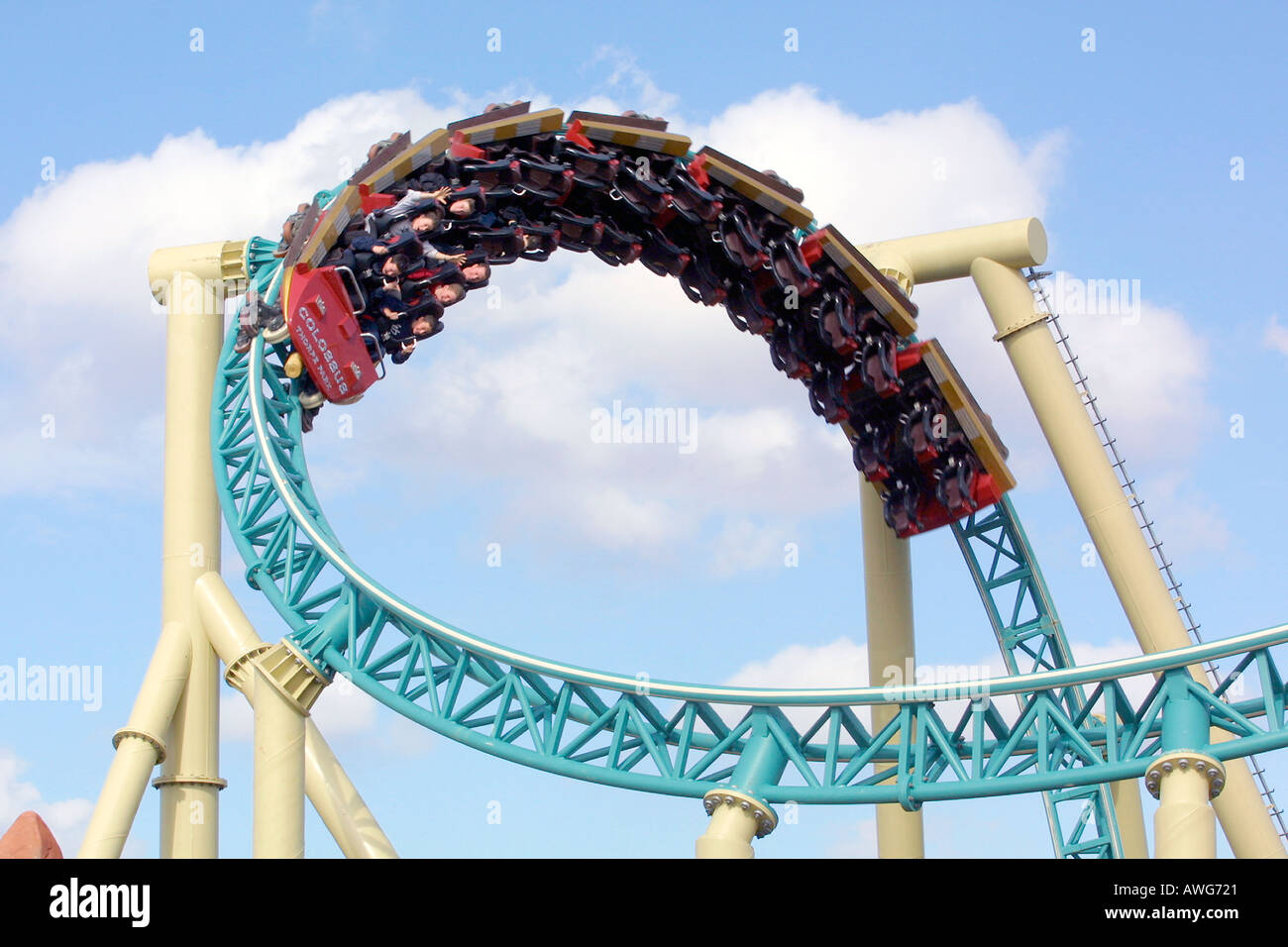 Il colosso roller coaster a Thorpe Park, Chertsey, Surrey, Regno Unito Foto Stock