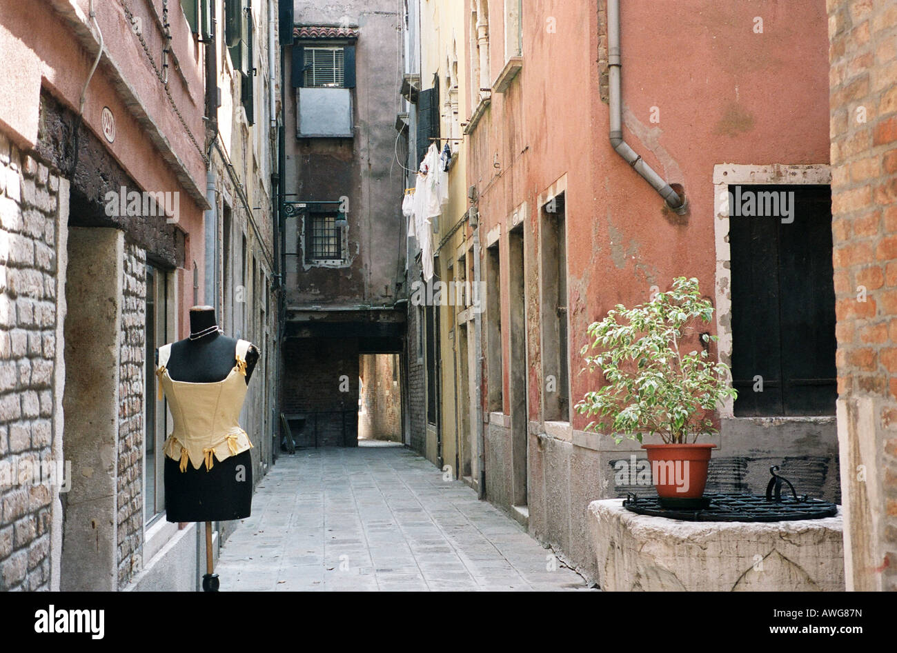Un manichino nella strada laterale a Venezia Italia Foto Stock