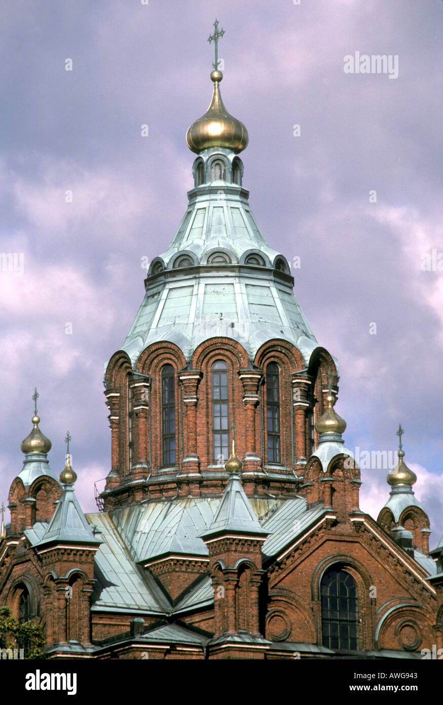 Europa Finlandia Helsinki waterfront Chiesa Ortodossa steeple Foto Stock