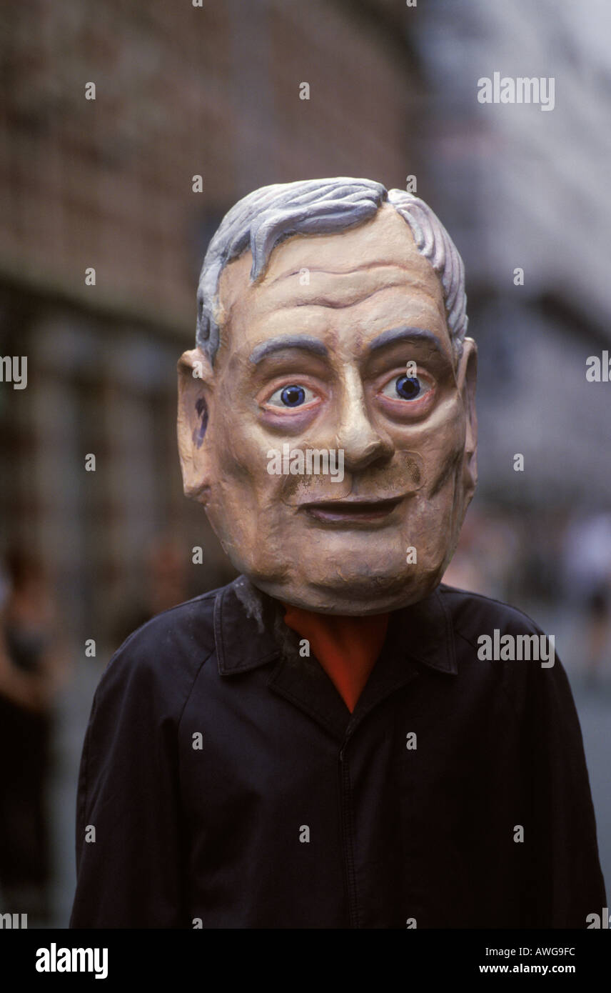 Ritratto di Stephen Lowry, un capo cartapesta dell'artista. Lowry Gallery Salford Quays Greater Manchester Inghilterra. Anni '2001 2000 Regno Unito. HOMER SYKES Foto Stock