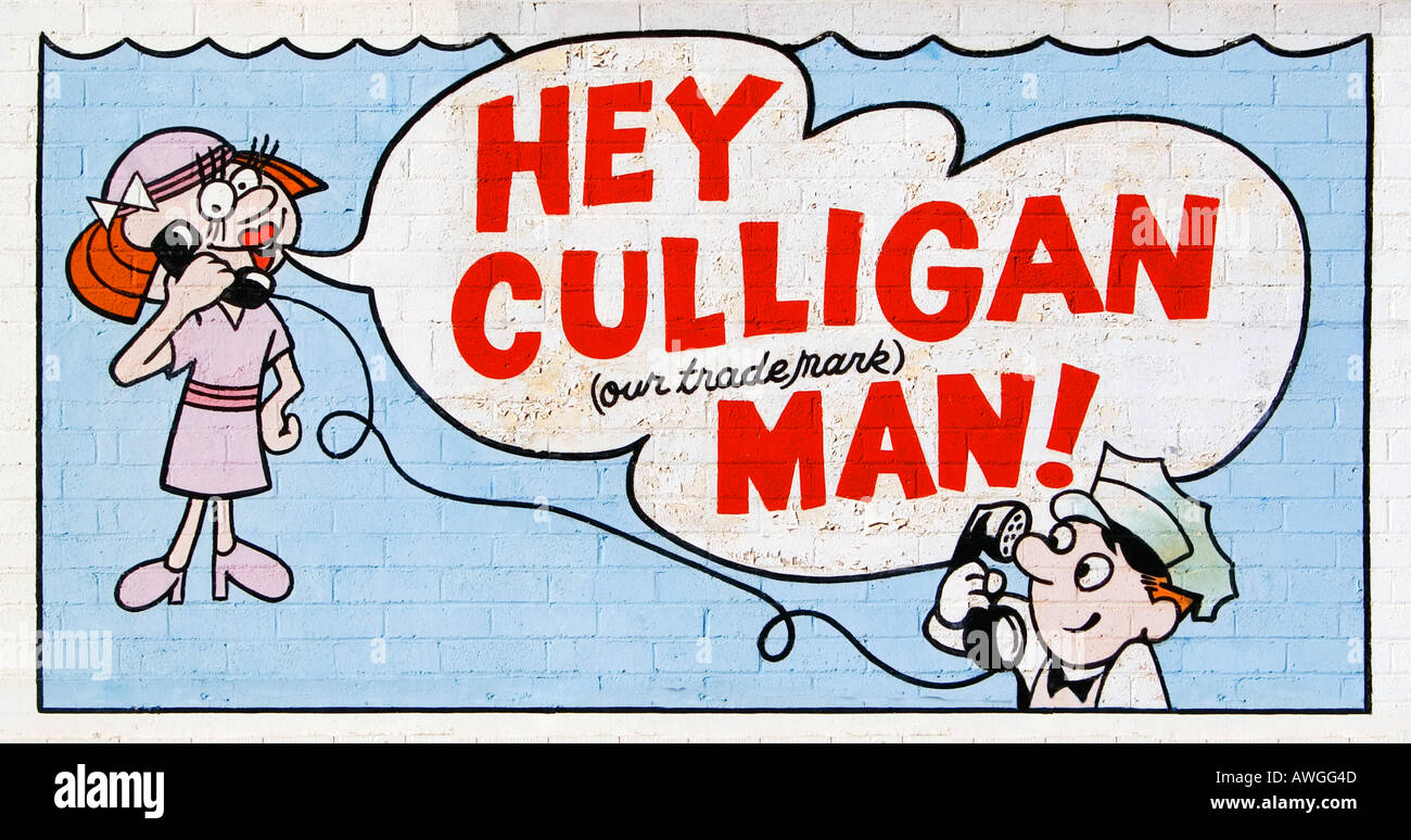 Vintage “Hey Culligan Man!” Cartello dipinto su un muro di cemento a Yuma, Arizona, un classico esempio di pubblicità americana della metà del secolo. Foto Stock