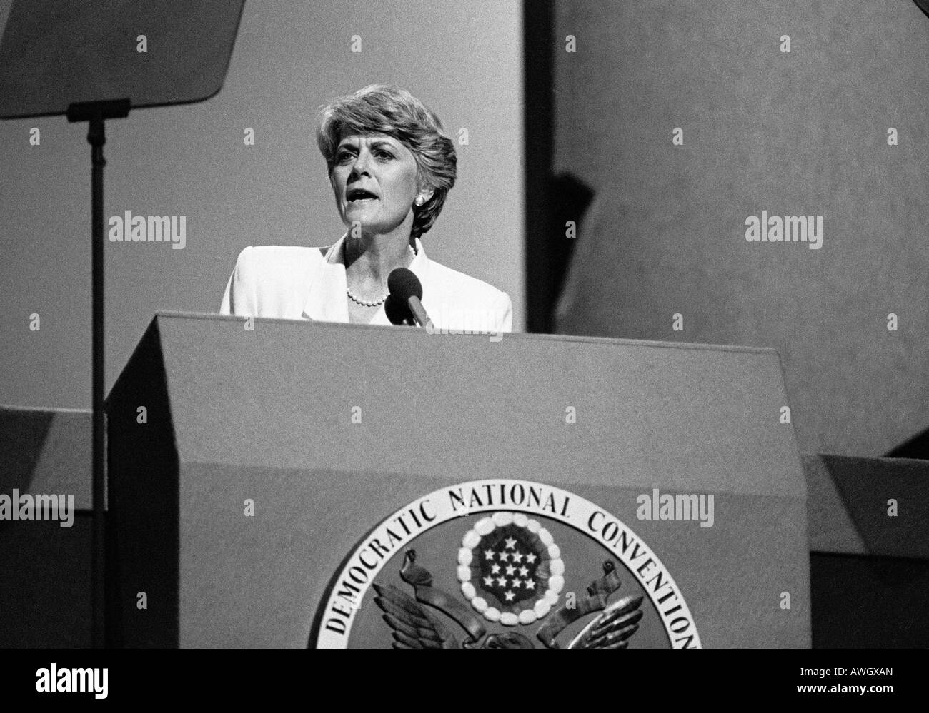 Geraldine Ferraro accetta il partito democratico VP nomina alla convenzione Foto Stock