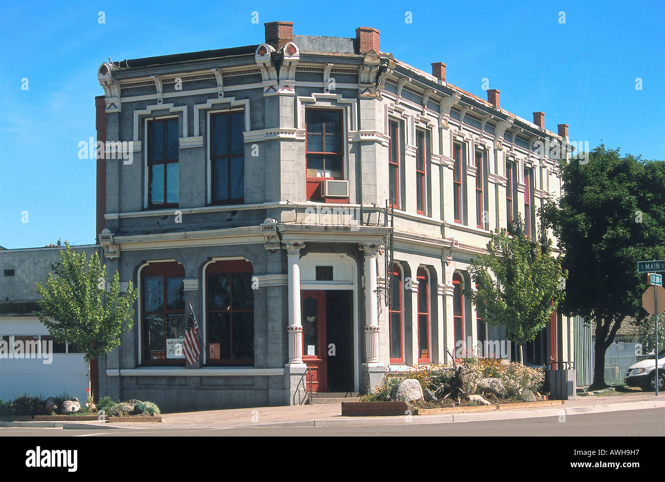 Stati Uniti d'America, Pacific Northwest, Oregon, Giuseppe, Wallowa County Museum, storico restaurato edificio ad angolo Foto Stock