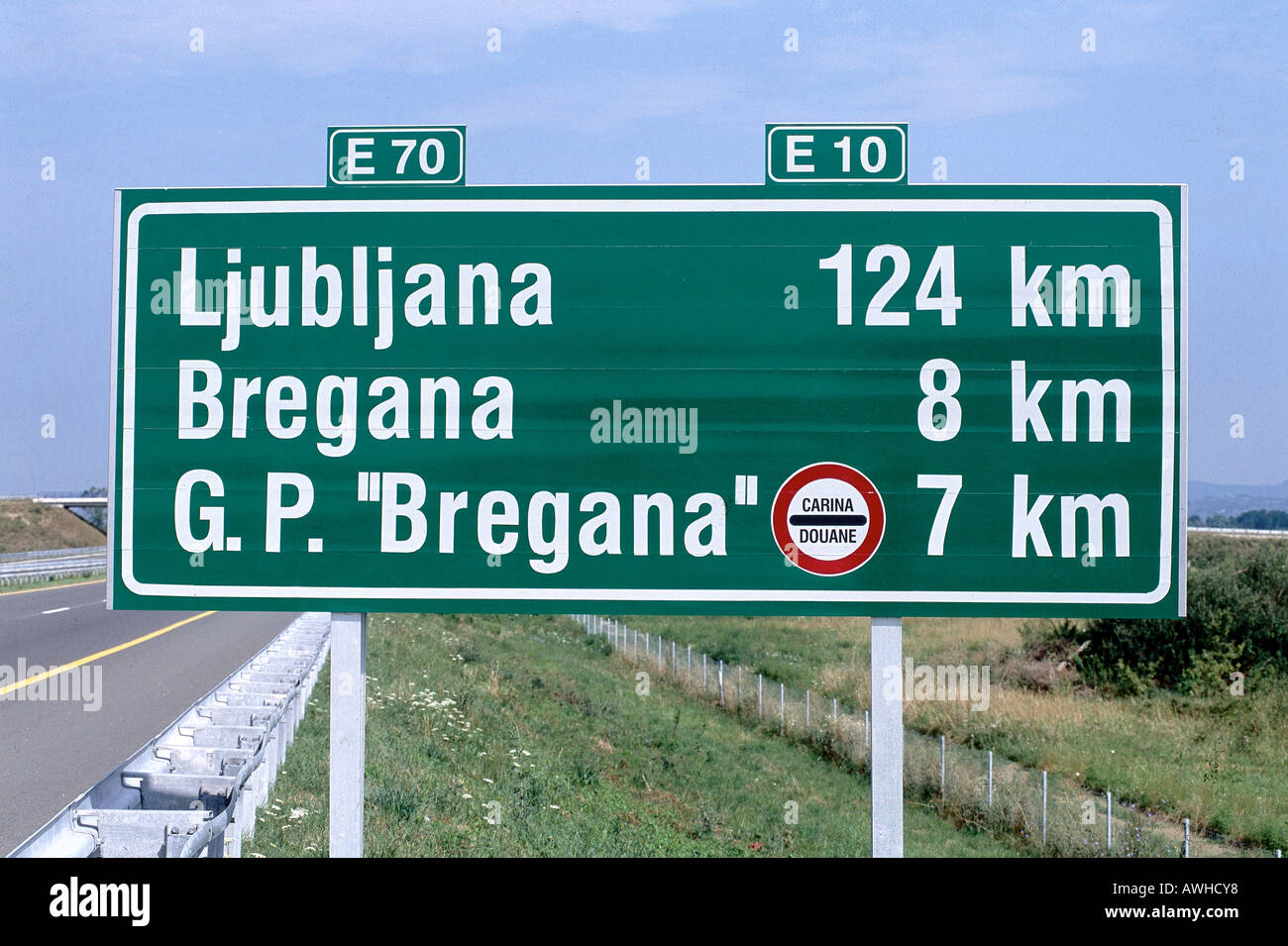 Croazia, cartello stradale per la frontiera slovena Foto stock - Alamy