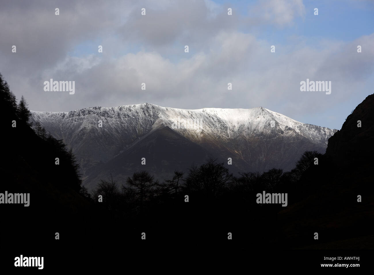 Coperta di neve montagna, Ambleside, Lake District, Cumbria Foto Stock