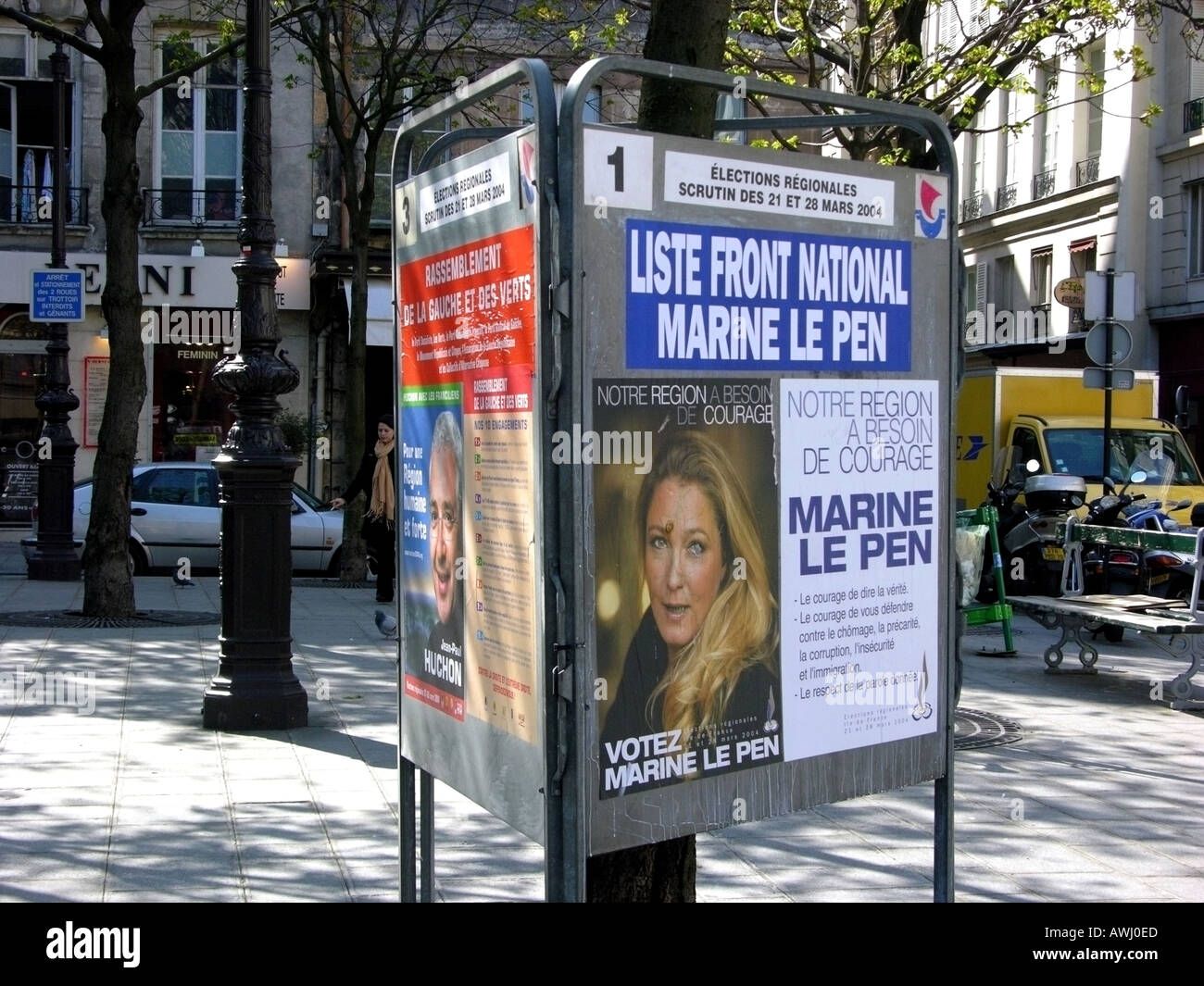 Cartellone elettorale a Parigi Foto Stock