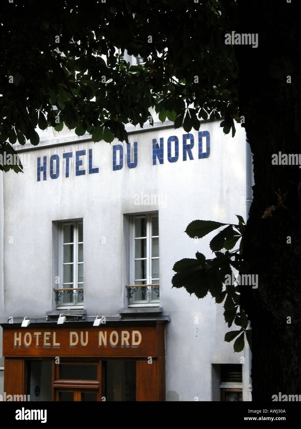 L'Hotel du Nord vicino al Canal St Martin. Divenne weil-noto quando è in primo piano in un film francese dramma dello stesso nome. Foto Stock