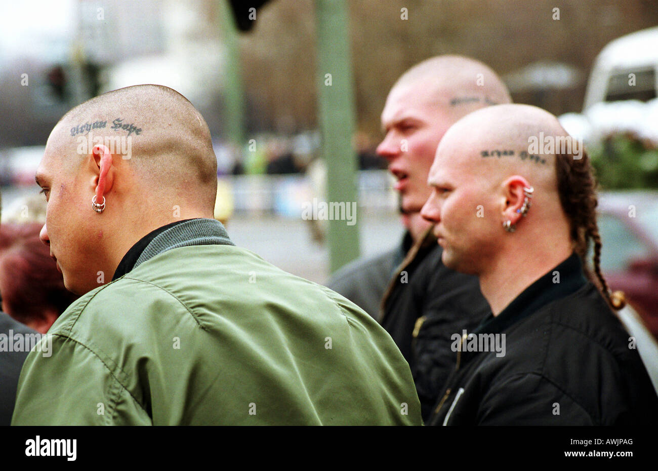 Skinheads a una dimostrazione del partito nazista NPD, Germania Foto Stock