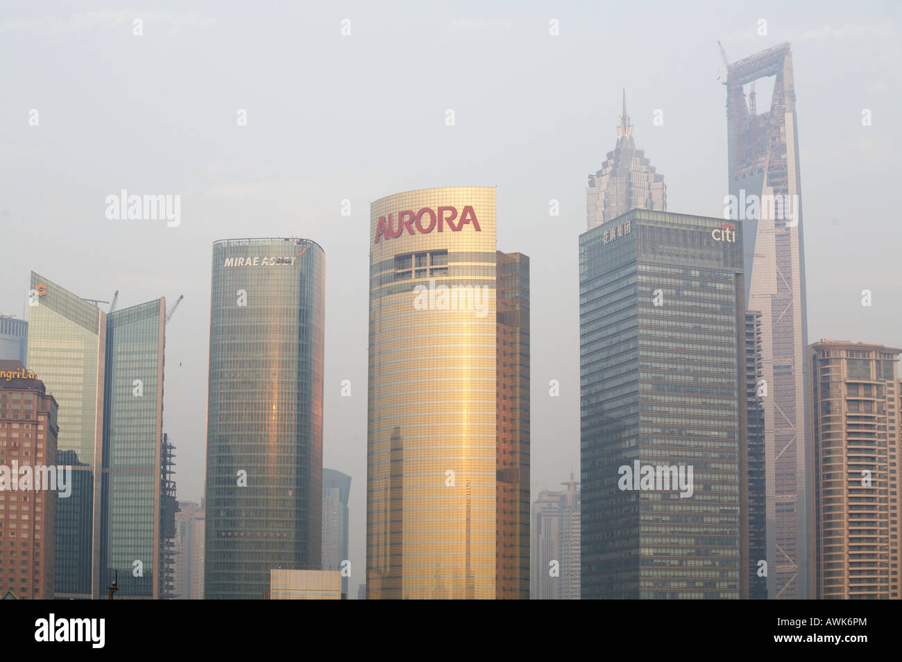 Grattacieli nel distretto di Pudong di Shanghai Cina Asia Foto Stock
