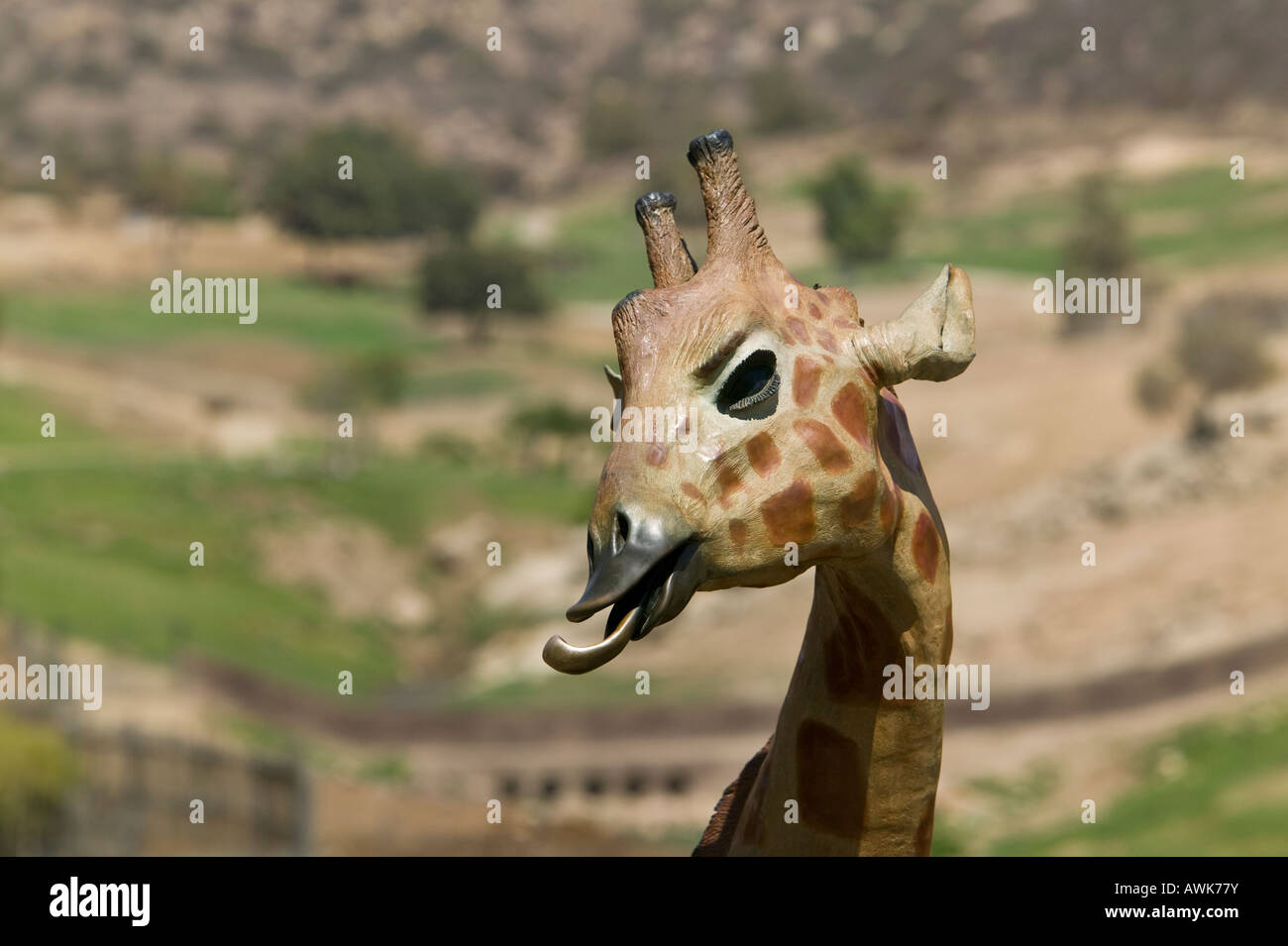 La giraffa Statua San Diego Wild Animal Park, Escondido, CALIFORNIA, STATI UNITI D'AMERICA Foto Stock