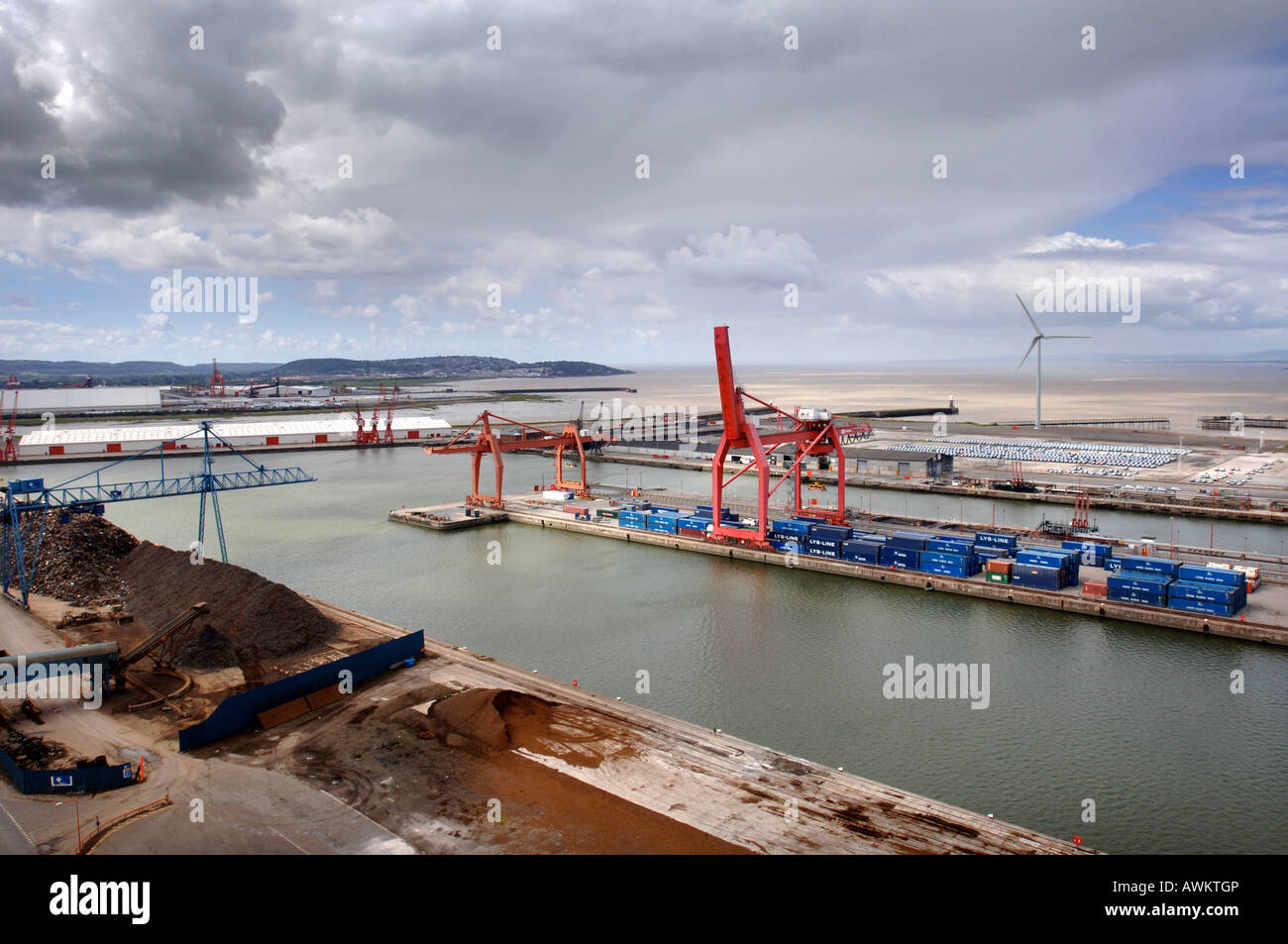 AVONMOUTH banchine e zona industriale vicino a BRISTOL REGNO UNITO Foto Stock
