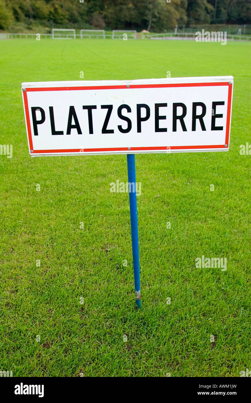 Chiuso football pitch, Germania, Europa Foto Stock