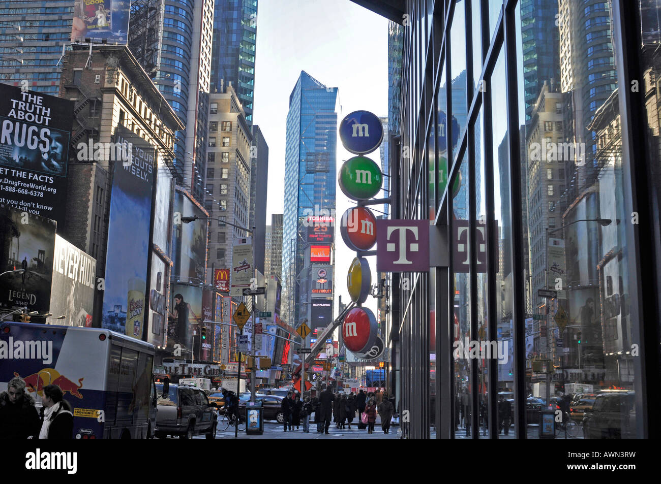 Times Square in serata, New York, Stati Uniti d'America Foto Stock