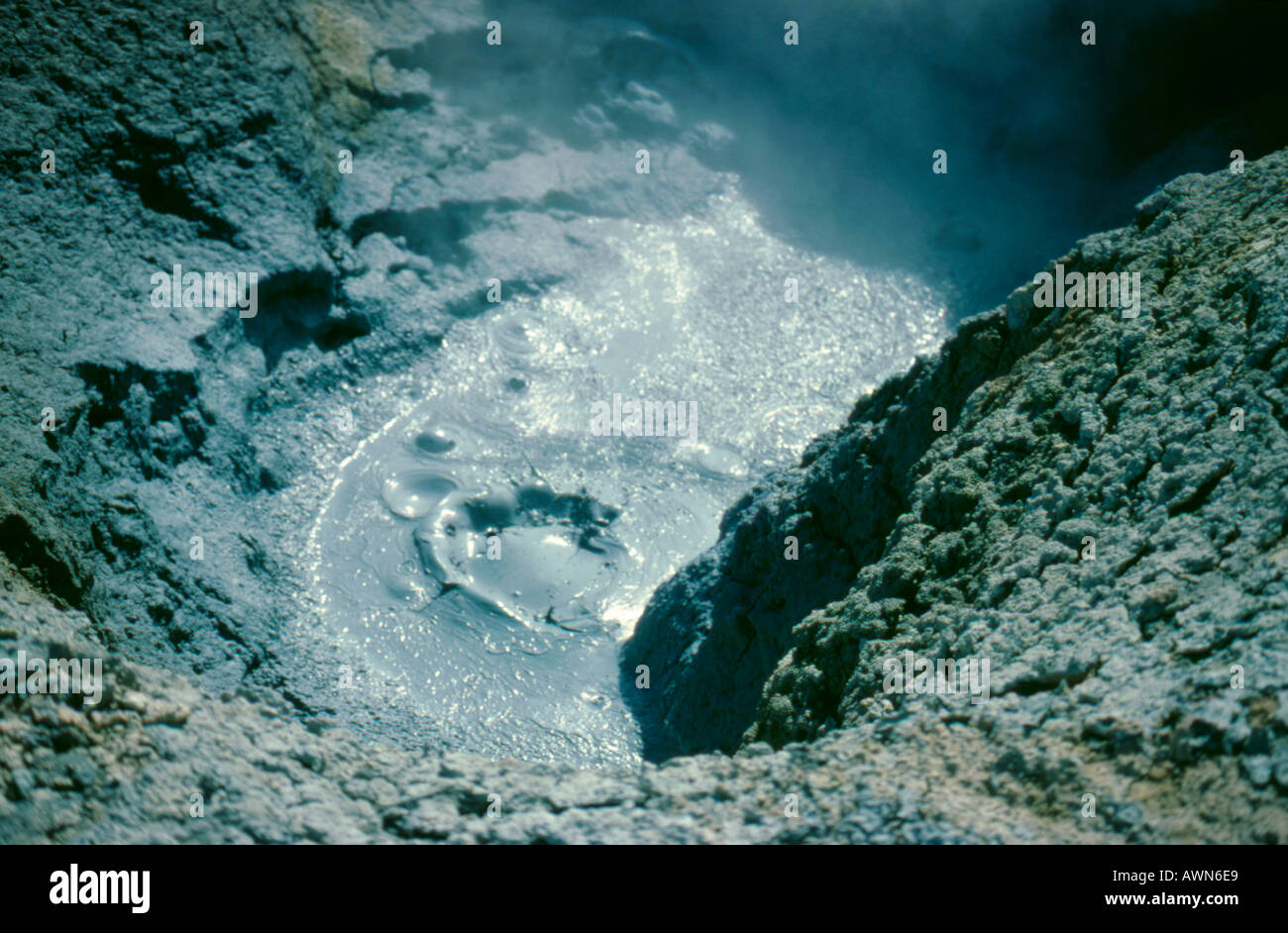 Fango bollente al pool di Namaskard, Myvatn, Islanda. Foto Stock