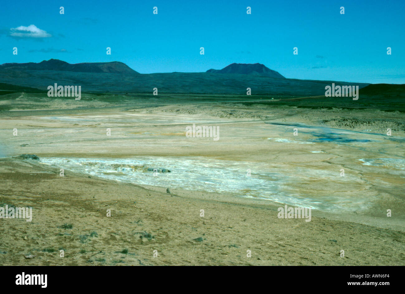 Rivestito di zolfo massa, Namaskard, vicino a Myvatn, Islanda. Foto Stock