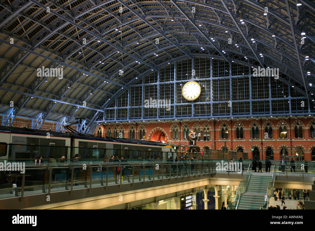 St Pancras International Train Station di Londra, Regno Unito Foto Stock