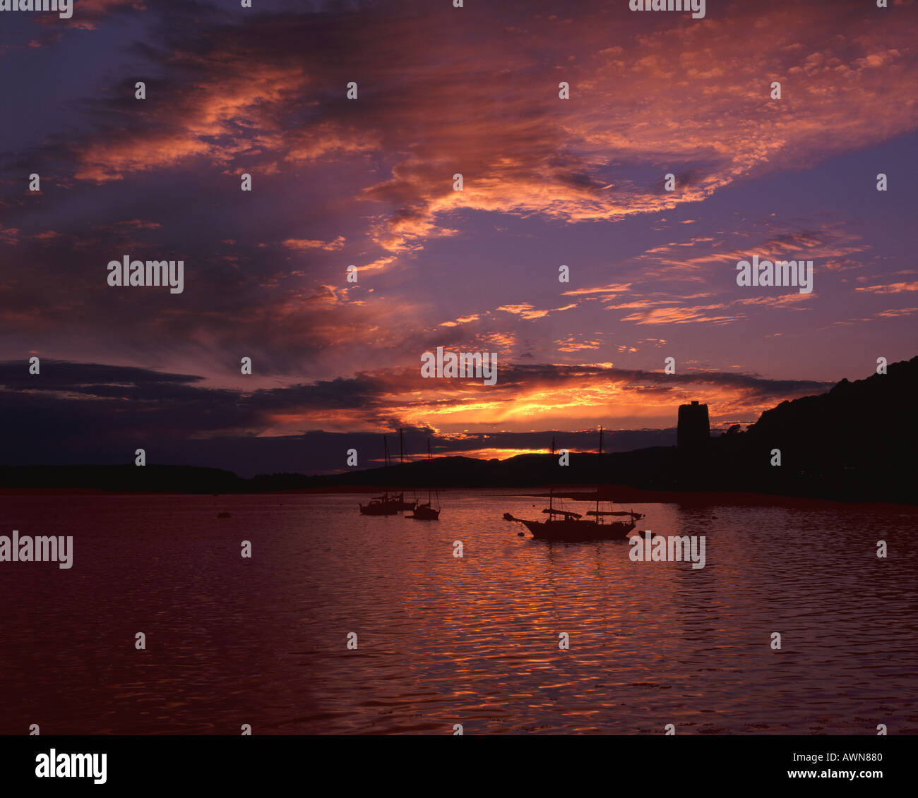 Regno Unito Scozia Strathclyde Argyll Tramonto Oban Bay e la città Foto Stock