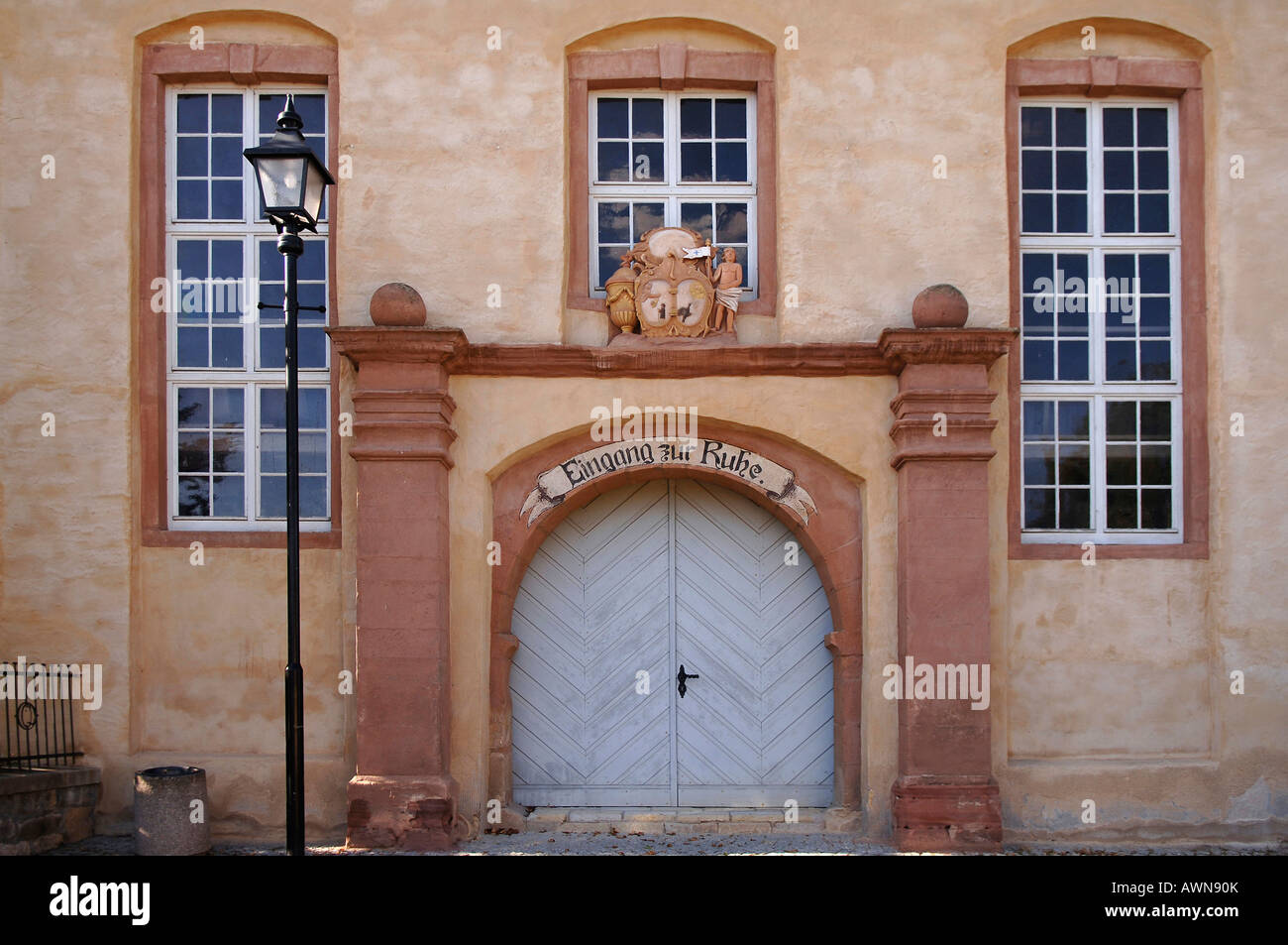 Cancelli di ingresso di un edificio di Querfurt, Sassonia-Anhalt, Germania, Europa Foto Stock