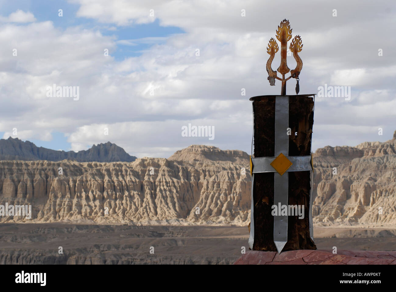 Sutley River Canyon visto dalla fortezza di Tsaparang rovine, centro dell'antico regno Guge, Provincia di Ngari, Tibet occidentale Foto Stock