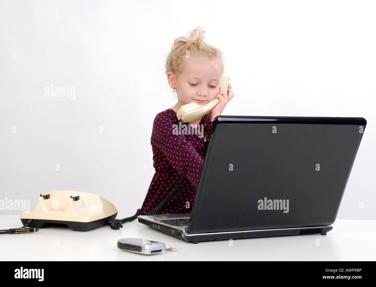Il bambino e il computer Foto Stock