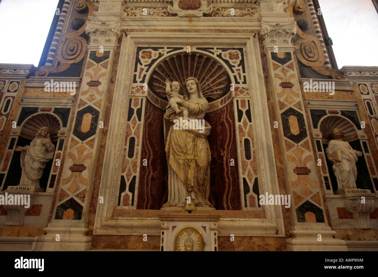 Maria e il bambino nella cattedrale di Cagliari (Chiesa di Santa Maria di Castello) Cagliari, Sardegna, Italia, Europa Foto Stock