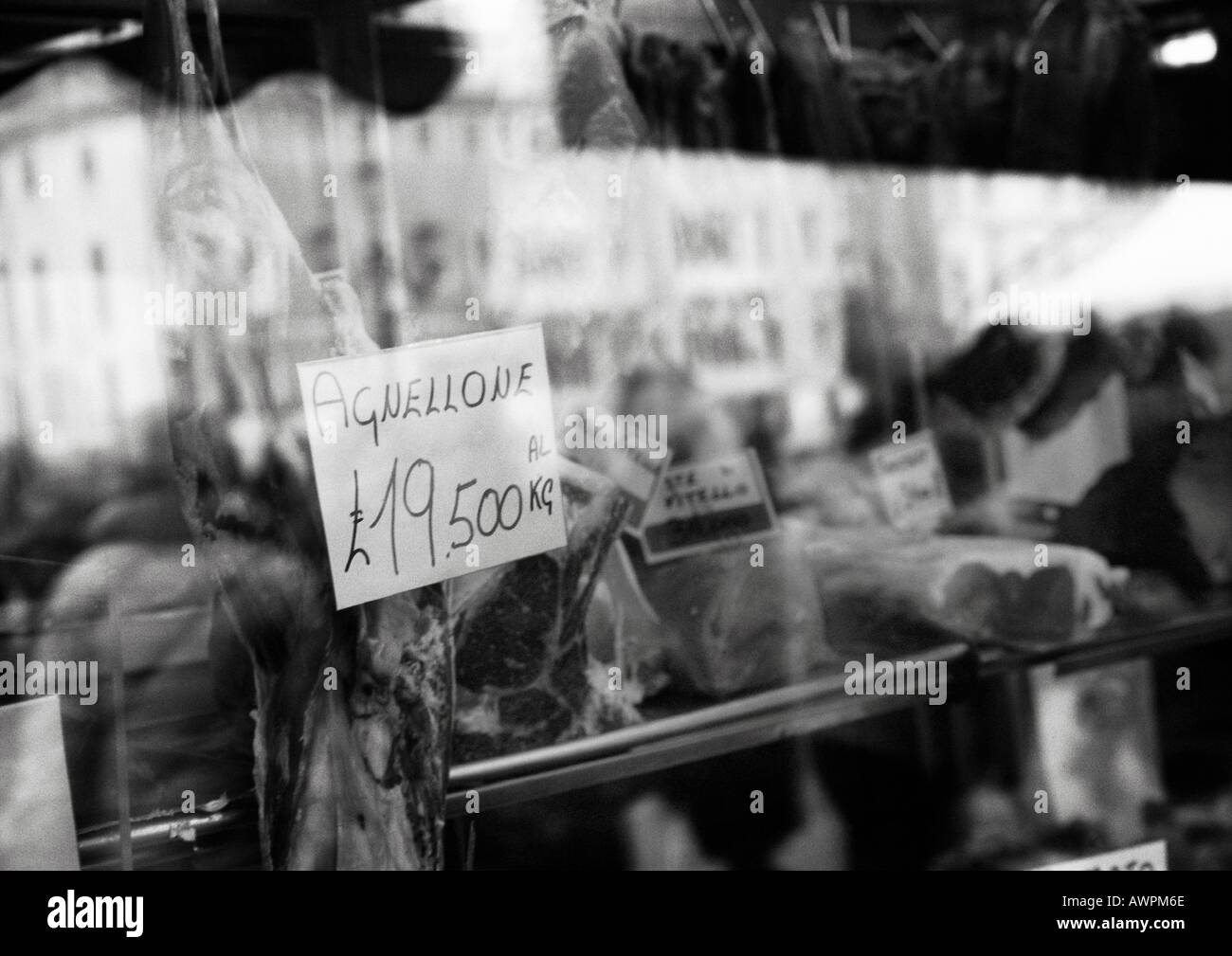 Macelleria, riflesso della folla, b&W Foto Stock