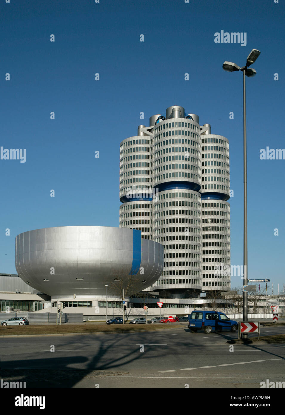 Museo BMW e con sede centrale a Monaco di Baviera, Germania, Europa Foto Stock